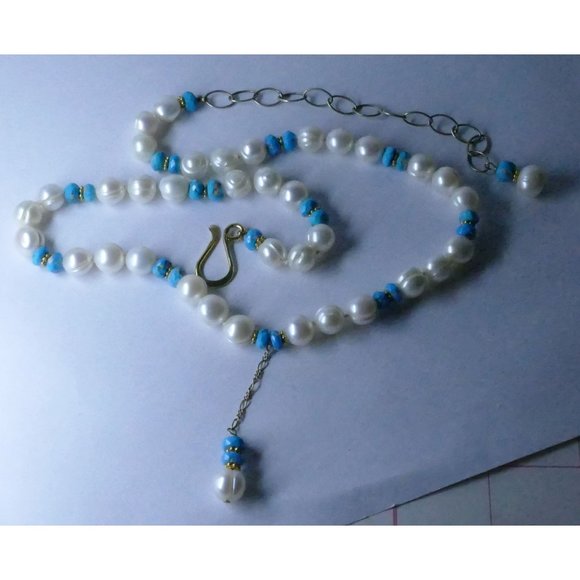 Very Classy Necklace With Blue & White Beads & Center Drop - Picture 8 of 13